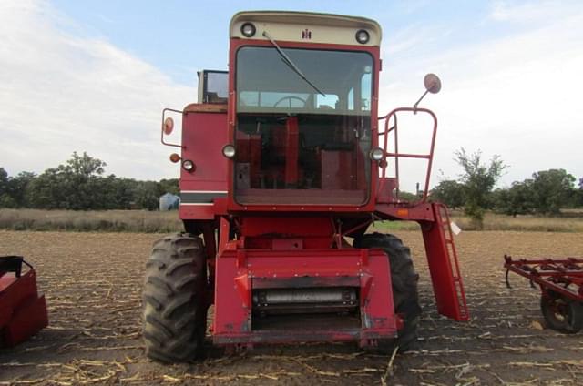 Image of International Harvester 1420 equipment image 2