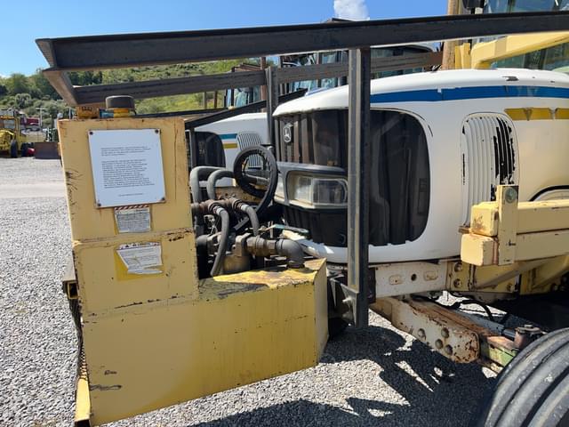Image of John Deere 6220 equipment image 2