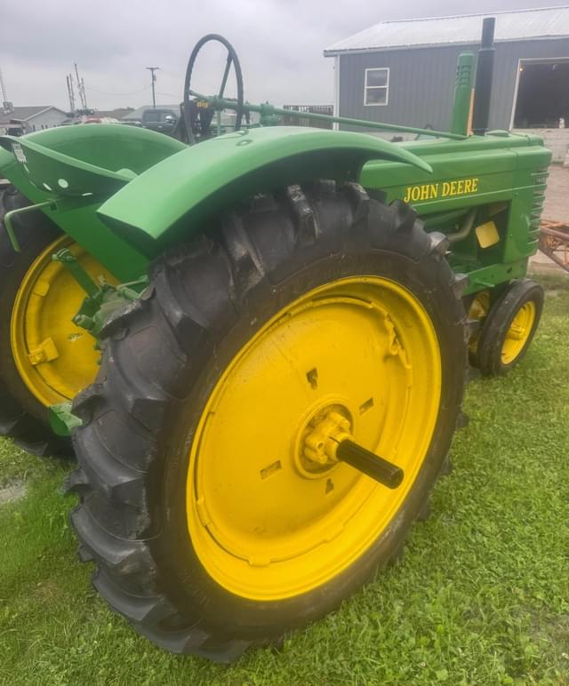 Image of John Deere B equipment image 2