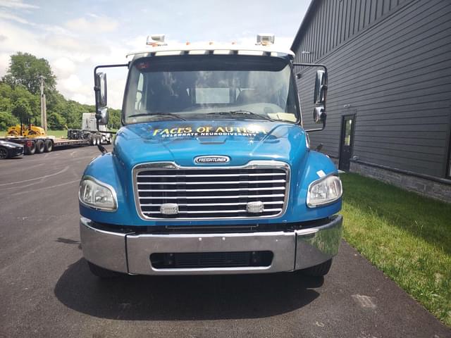 Image of Freightliner M2 equipment image 1