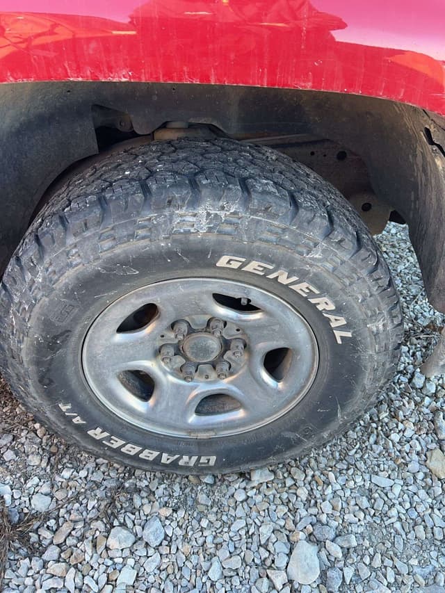 Image of Chevrolet 1500 equipment image 3