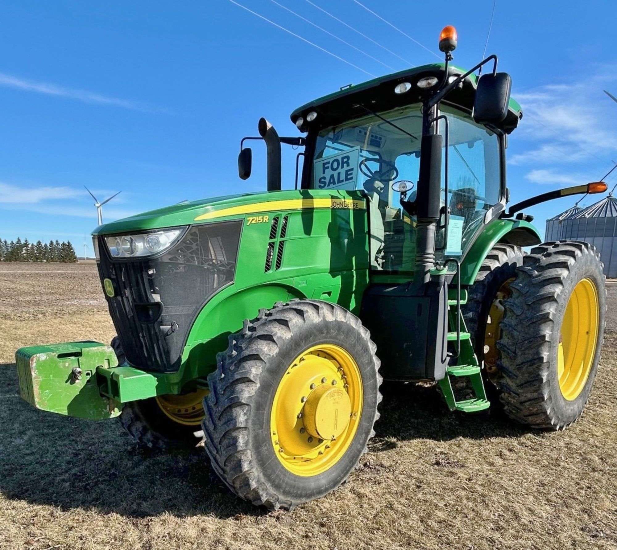 2012 John Deere 7215R Equipment Image0