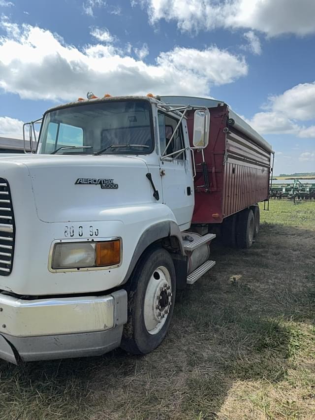 Image of Ford Aeromax L9000 equipment image 2