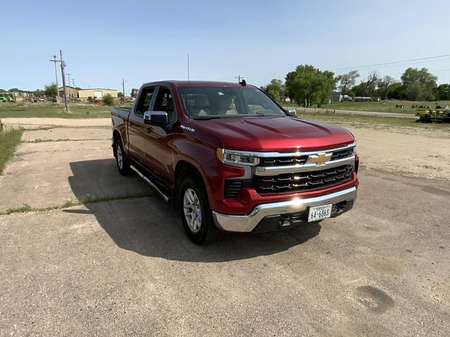 Image of Chevrolet Silverado equipment image 2