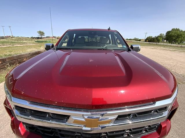Image of Chevrolet Silverado equipment image 4