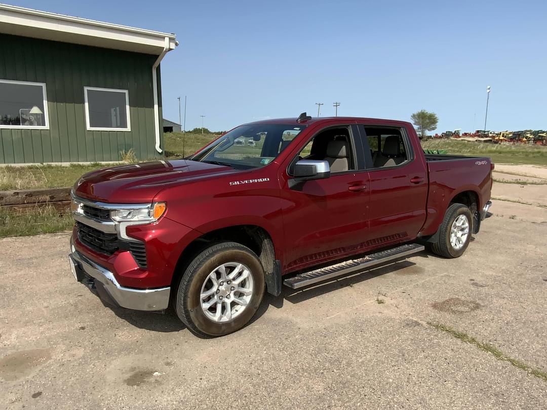 Image of Chevrolet Silverado Primary image