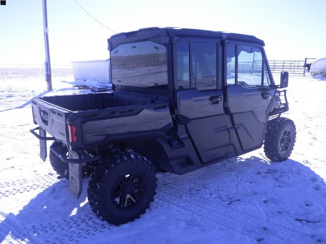 Image of Can-Am Defender HD10  Max equipment image 2