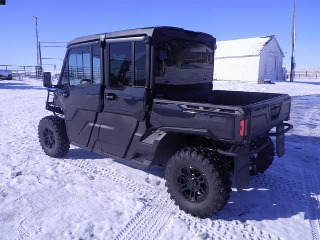 Image of Can-Am Defender HD10  Max equipment image 1