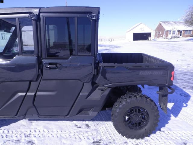 Image of Can-Am Defender HD10  Max equipment image 4