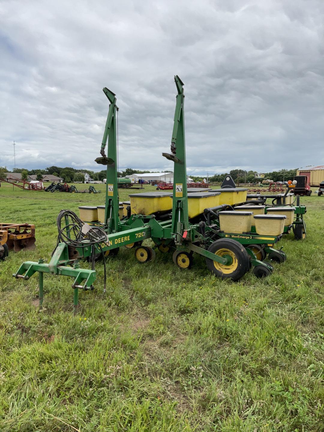 Image of John Deere 7200 Primary image
