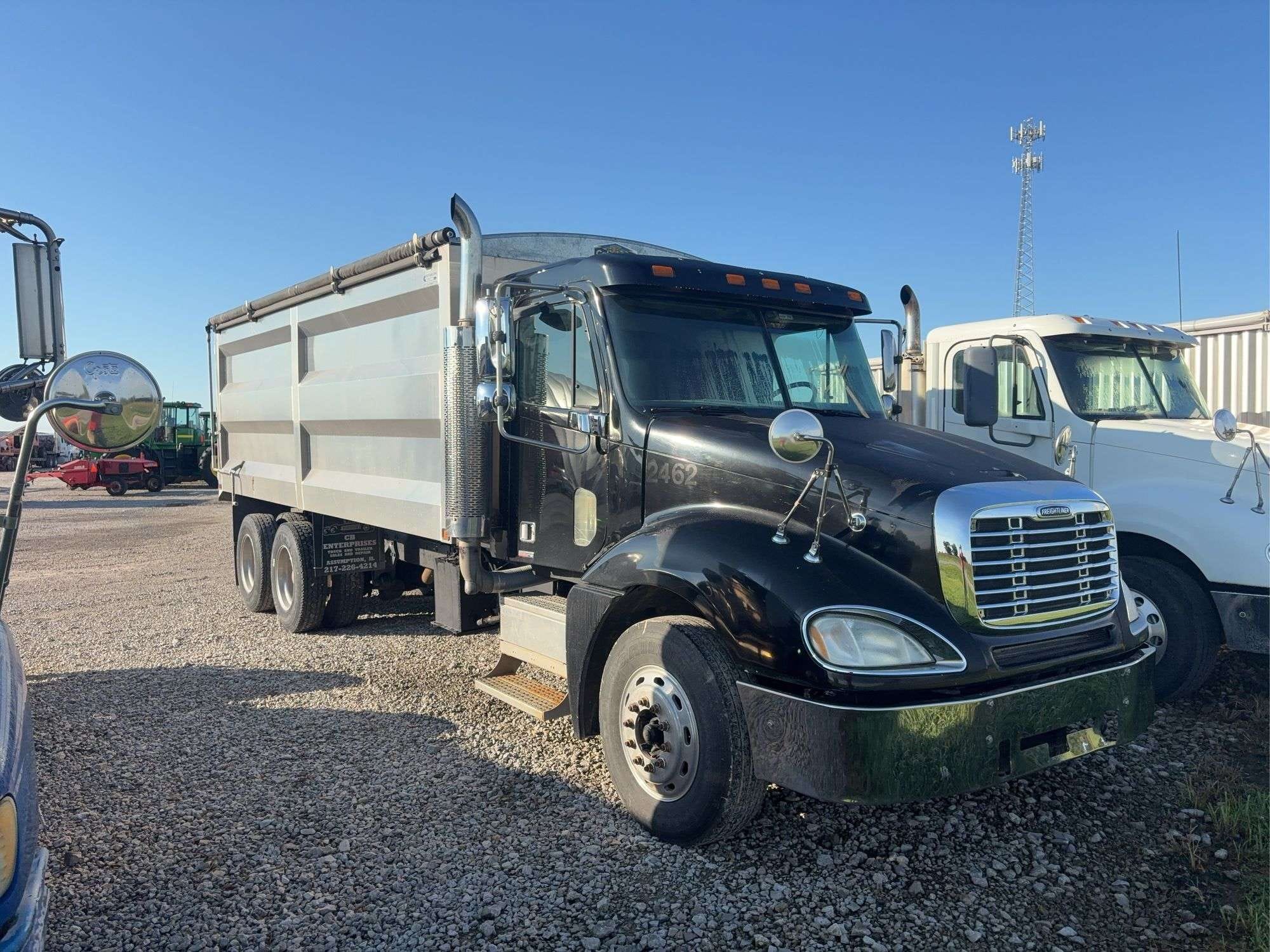 2005 Freightliner Columbia Equipment Image0