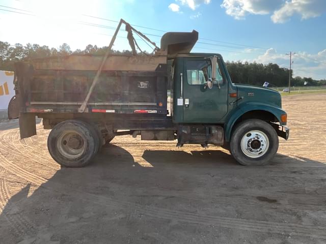 Image of International 4700 equipment image 3