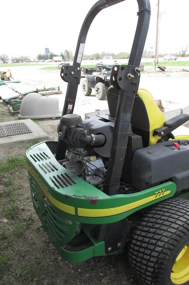 Image of John Deere 777 equipment image 3
