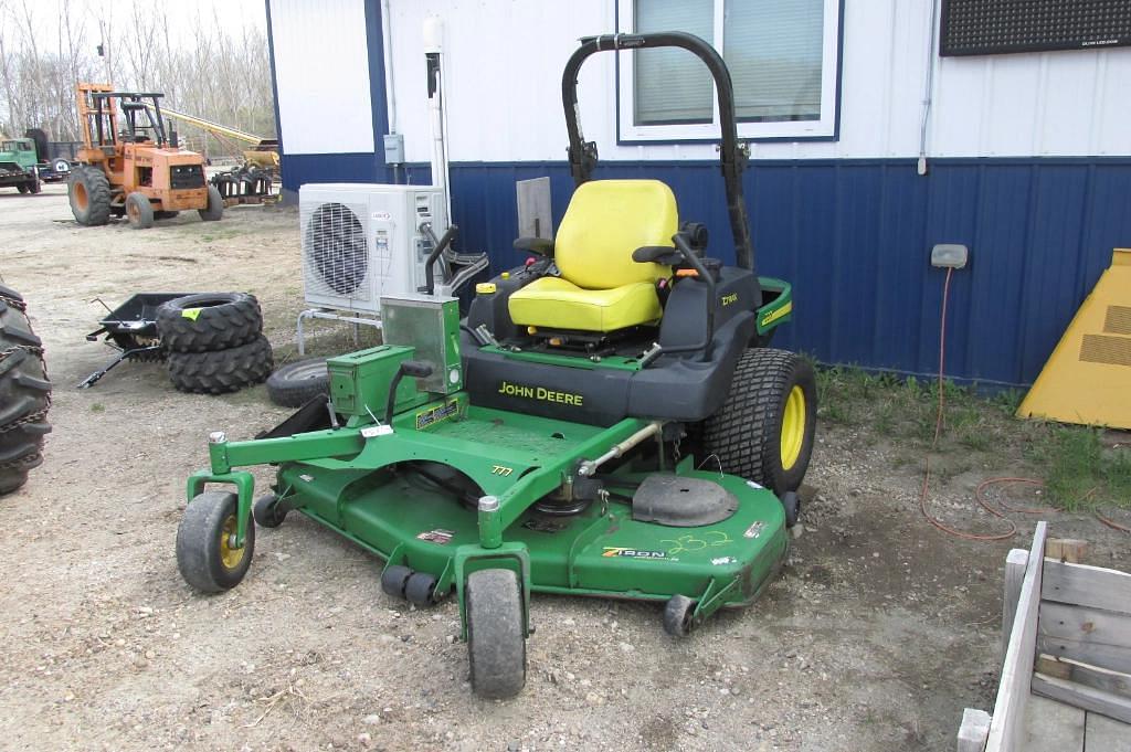 Image of John Deere 777 Primary image