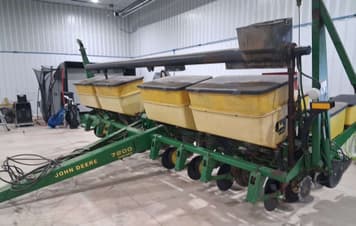Main image John Deere 7200