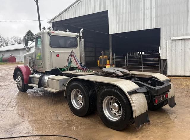 Image of Peterbilt 378 equipment image 3