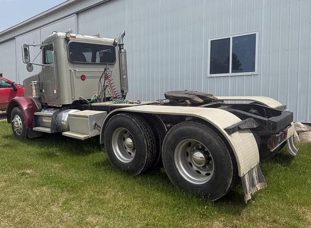 Image of Peterbilt 378 equipment image 2