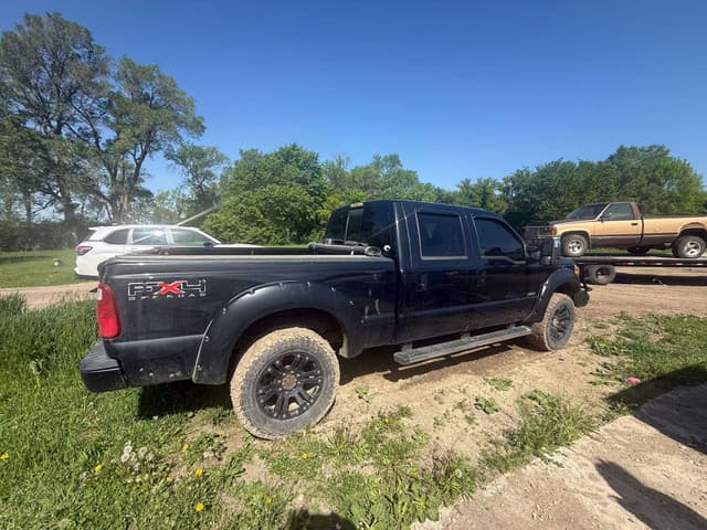 Image of Ford F-250 equipment image 3