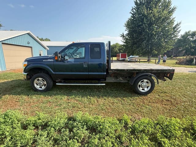 Image of Ford F-250 equipment image 2