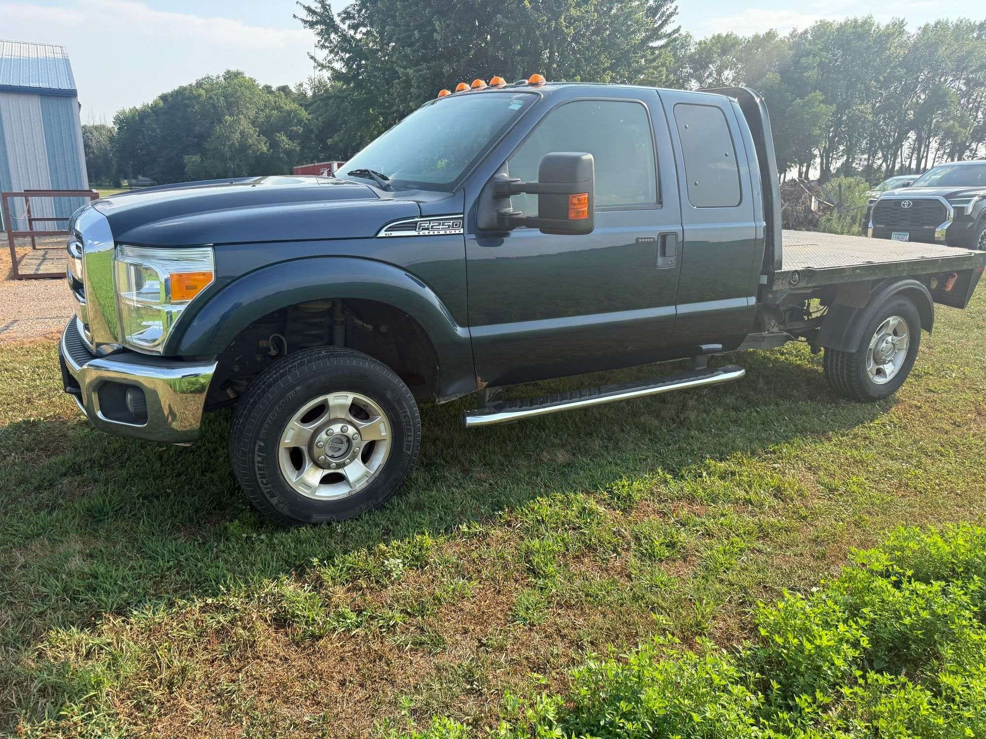 2016 Ford F-250 Equipment Image0