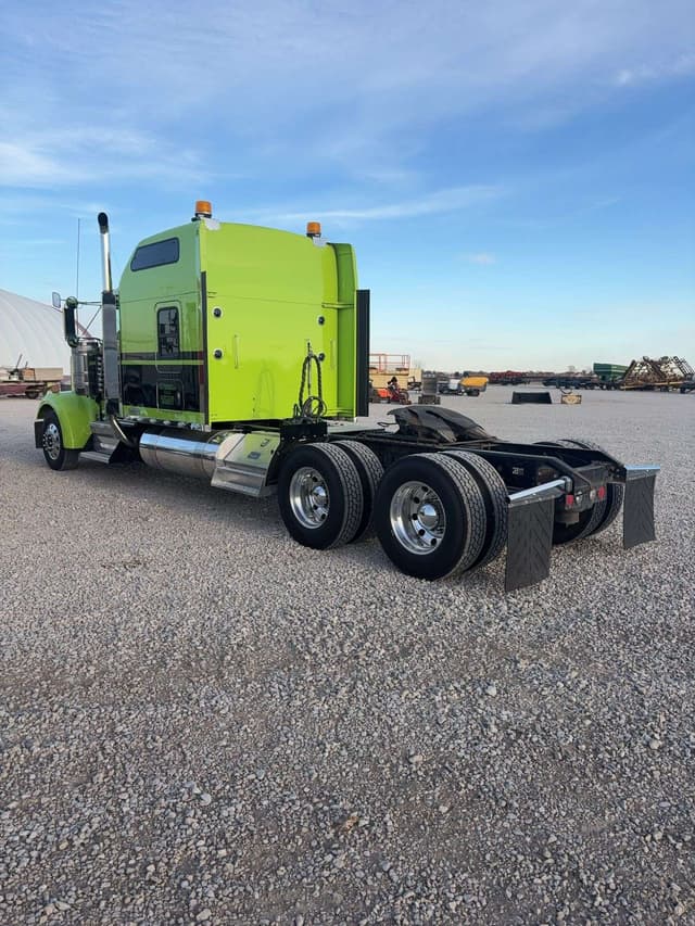 Image of Kenworth W900 equipment image 3