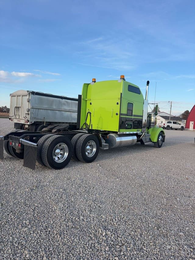 Image of Kenworth W900 equipment image 2
