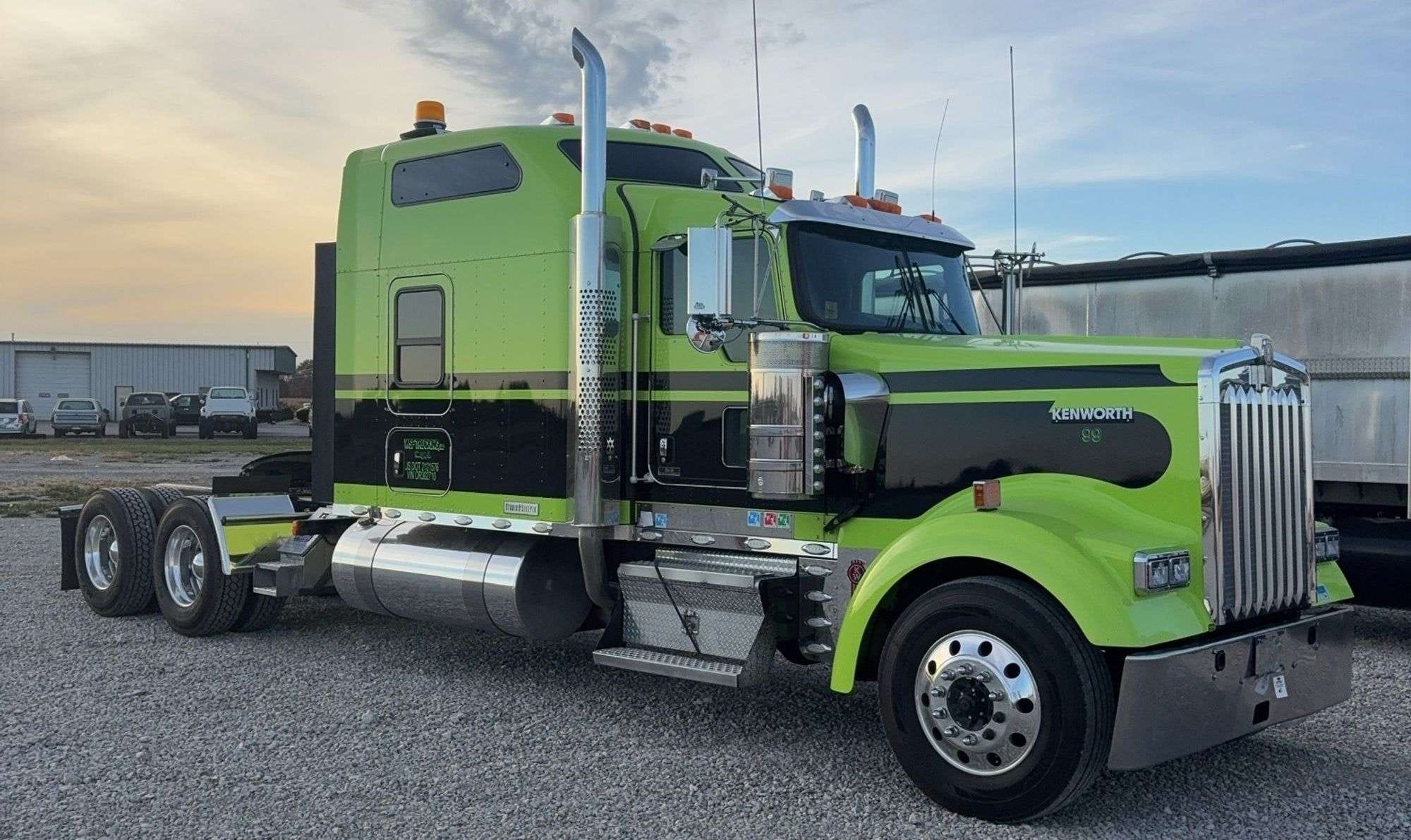 2019 Kenworth W900 Equipment Image0
