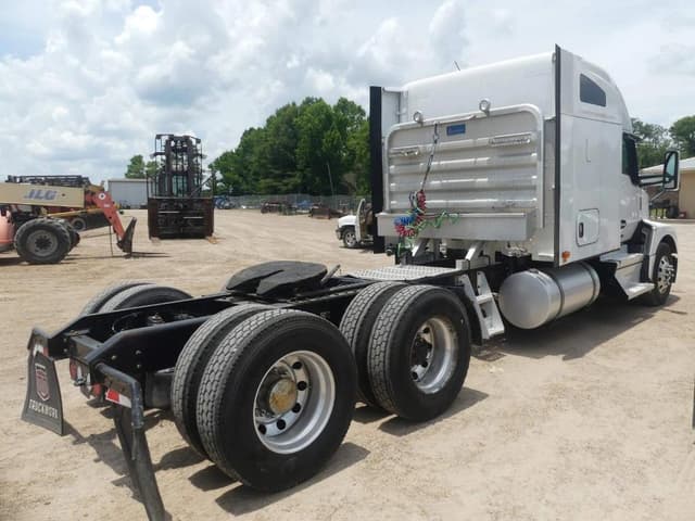 Image of Kenworth T680 equipment image 2