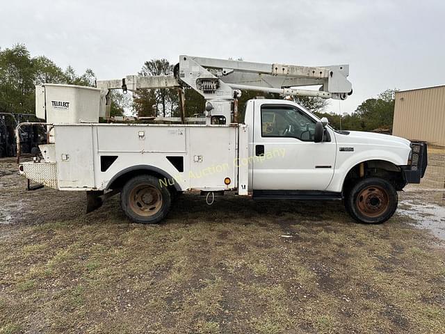 Image of Ford F-550 equipment image 4