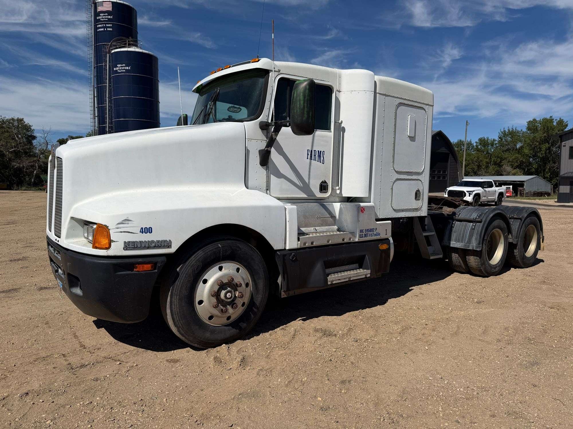 1994 Kenworth T600 Equipment Image0