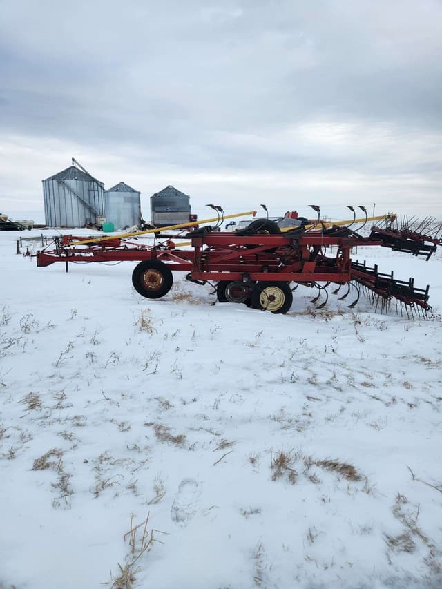 Image of International Harvester 4700 equipment image 2