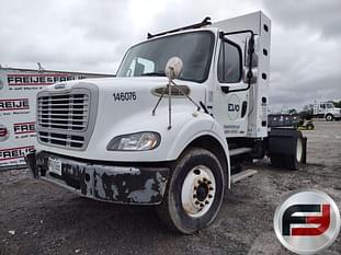 2014 Freightliner Business Class M2 Equipment Image0