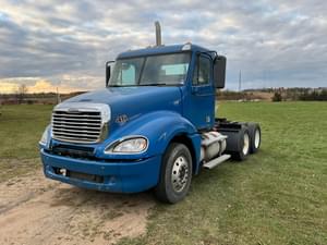 2007 Freightliner Columbia Image