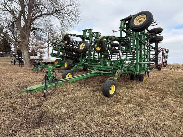 Image of John Deere 2210 equipment image 1