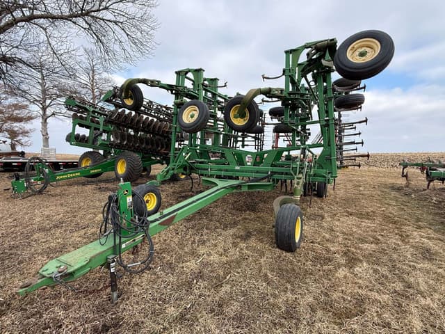 Image of John Deere 2210 equipment image 2