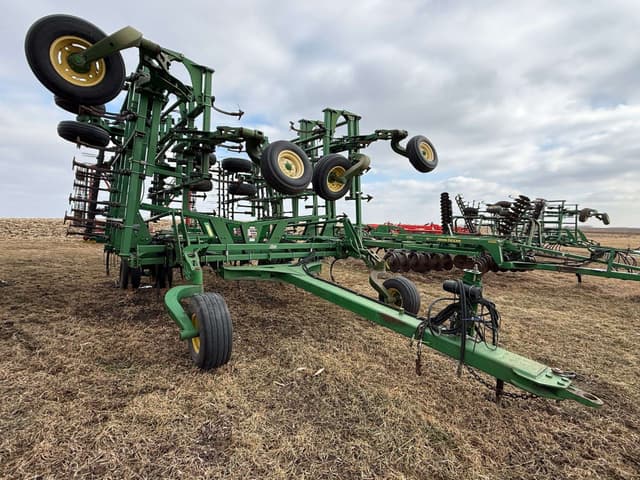 Image of John Deere 2210 equipment image 4