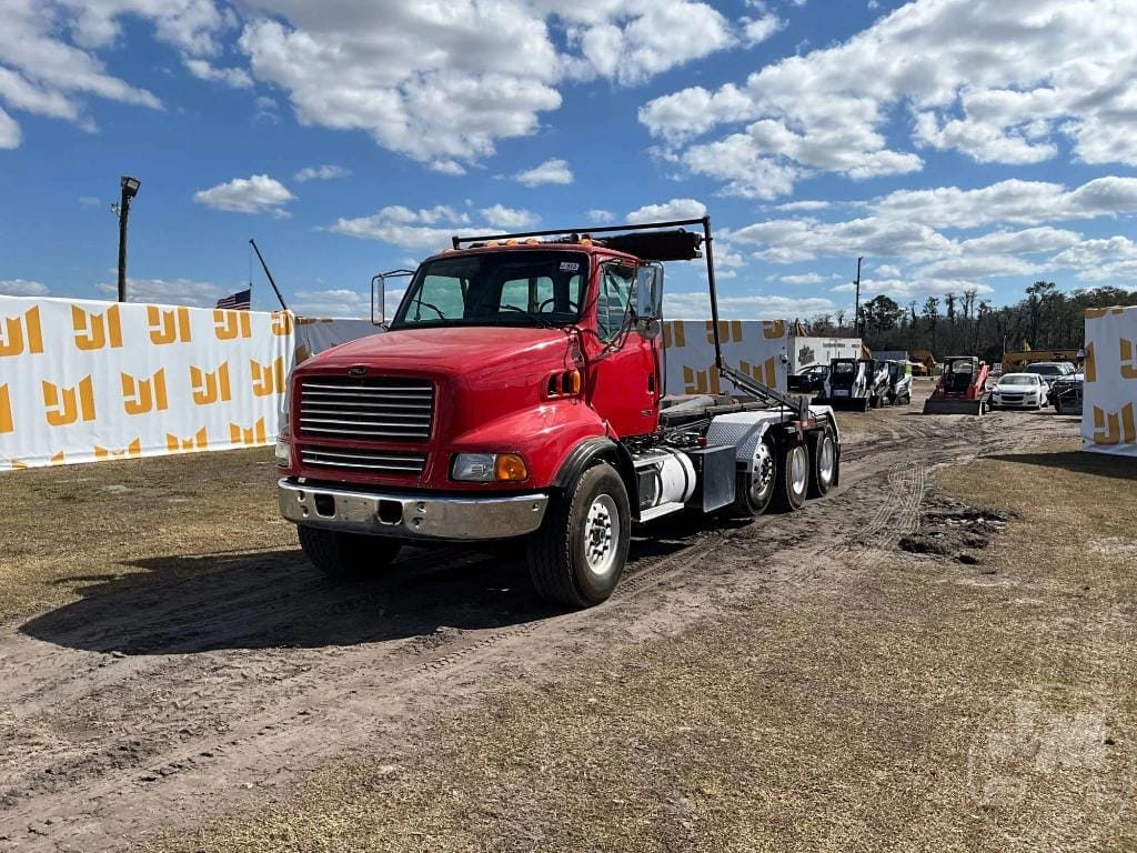 1999 Sterling L9513 Equipment Image0