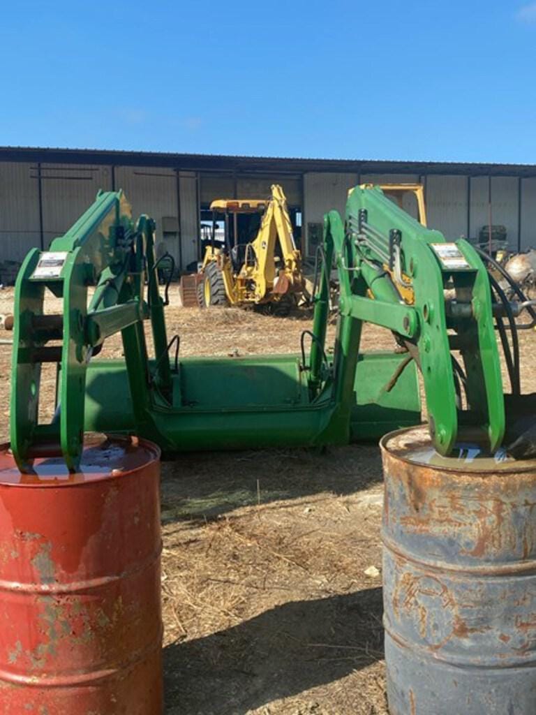 Main image John Deere 746