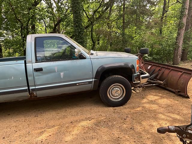 Image of Chevrolet 3500 equipment image 1