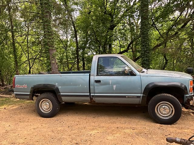 Image of Chevrolet 3500 equipment image 2