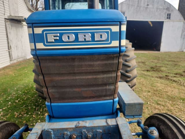 Image of Ford 7700 equipment image 3
