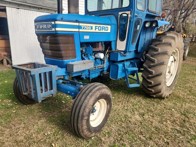 Image of Ford 7700 equipment image 1