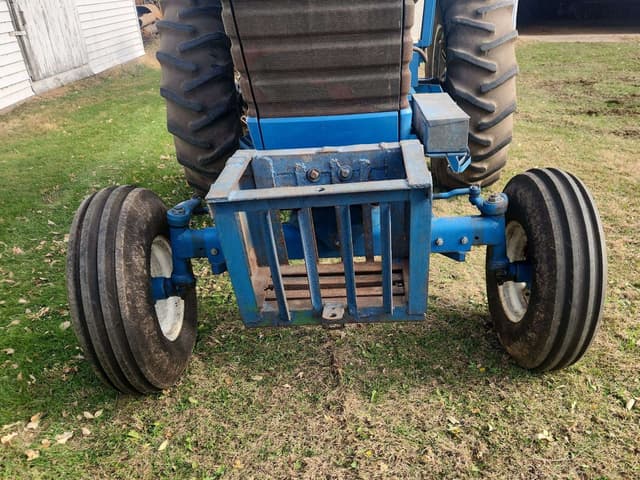 Image of Ford 7700 equipment image 2
