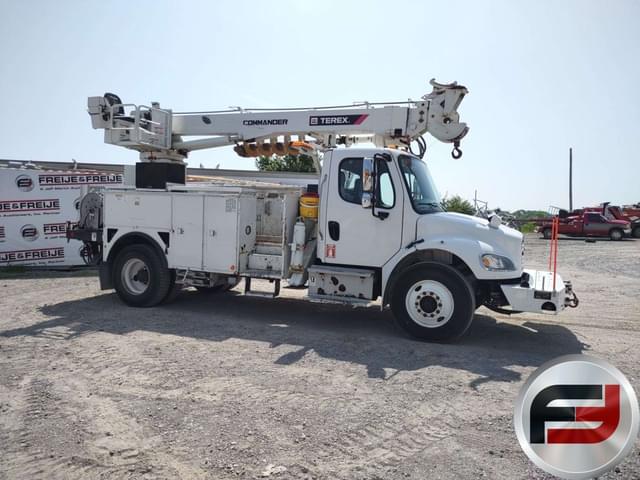 Image of Freightliner M2 106 equipment image 3