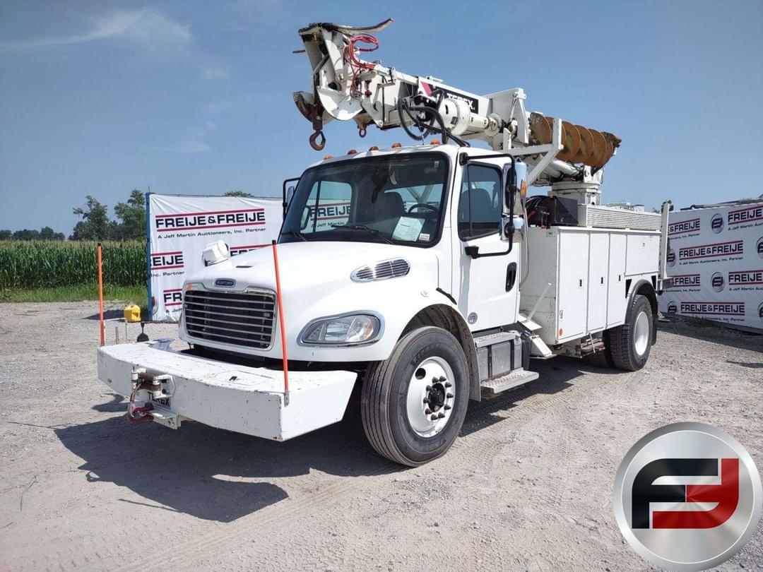 Image of Freightliner M2 106 Primary image