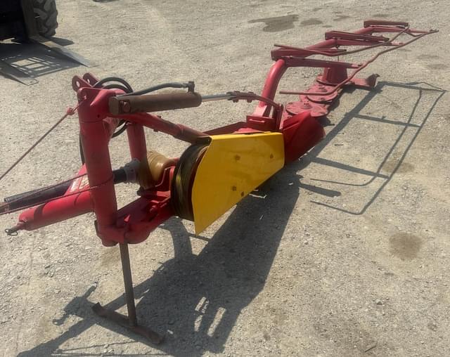 Image of New Holland 452 equipment image 3