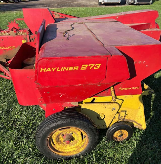 Image of New Holland Hayliner 273 equipment image 1