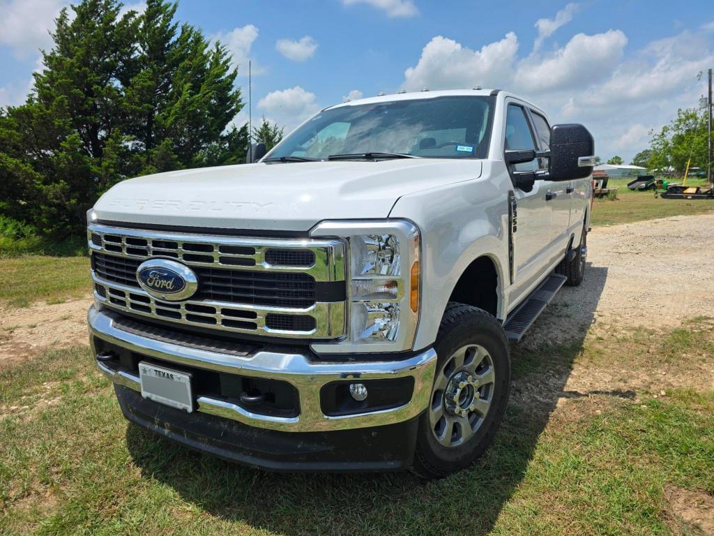Image of Ford F-350 Primary image