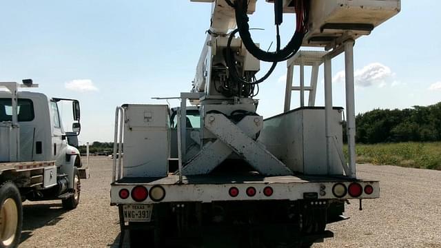 Image of Ford F-750 equipment image 4