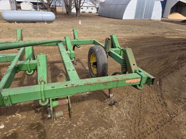 Image of John Deere 1600 equipment image 3